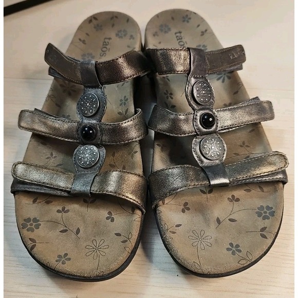 TAOS Prize 4 Bronze Leather Sandals Women Sz 10 Slip On Casual Comfort Flats - Picture 1 of 10